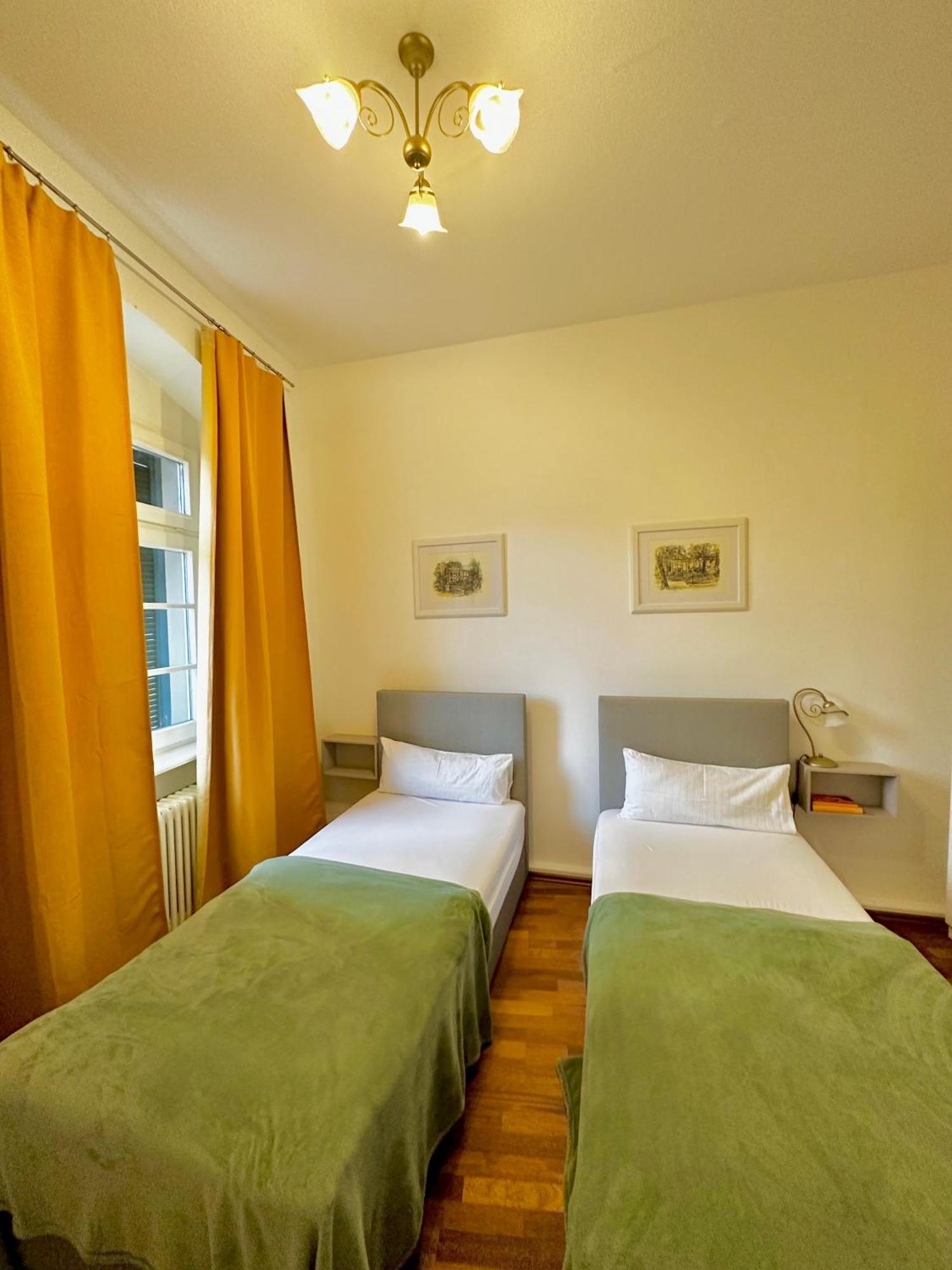 Hirsch Appartements Baden-Baden Exterior foto