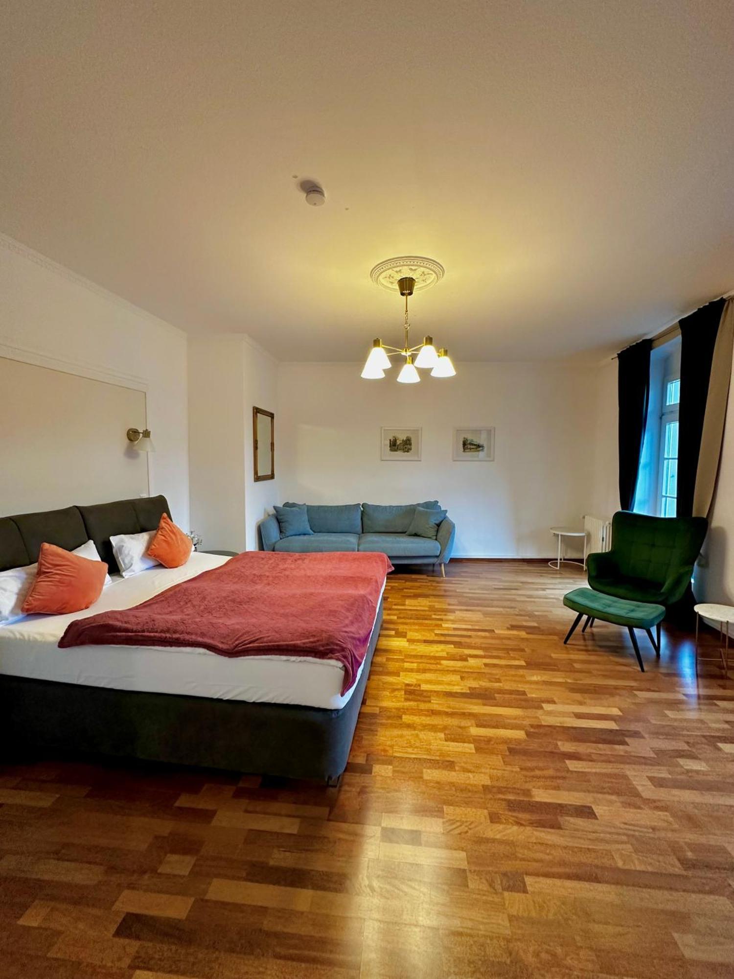 Hirsch Appartements Baden-Baden Exterior foto