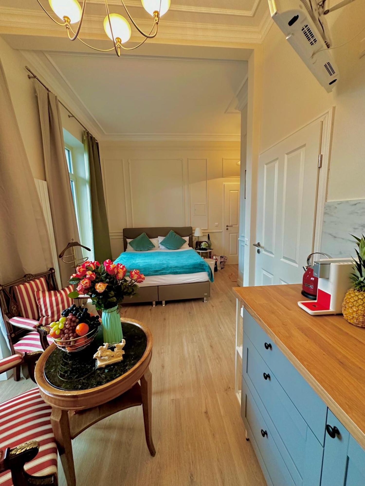 Hirsch Appartements Baden-Baden Exterior foto