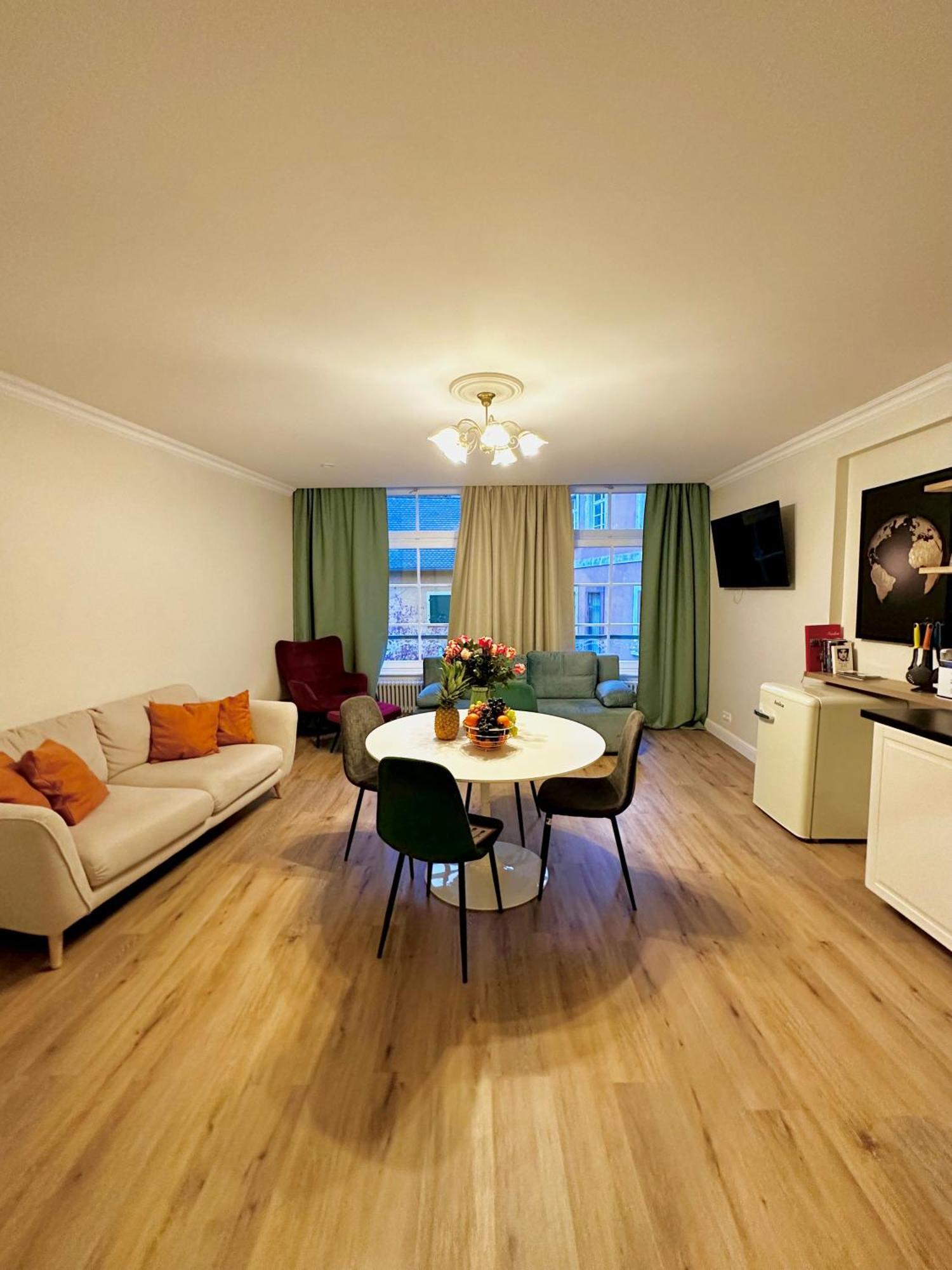 Hirsch Appartements Baden-Baden Exterior foto